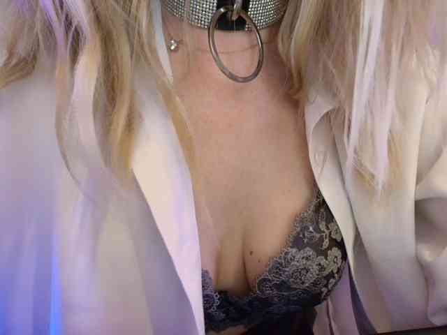 Liliiaxxx webcam