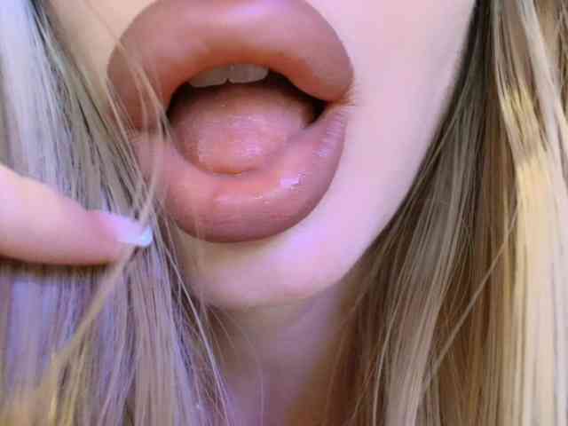 Liliiaxxx webcam