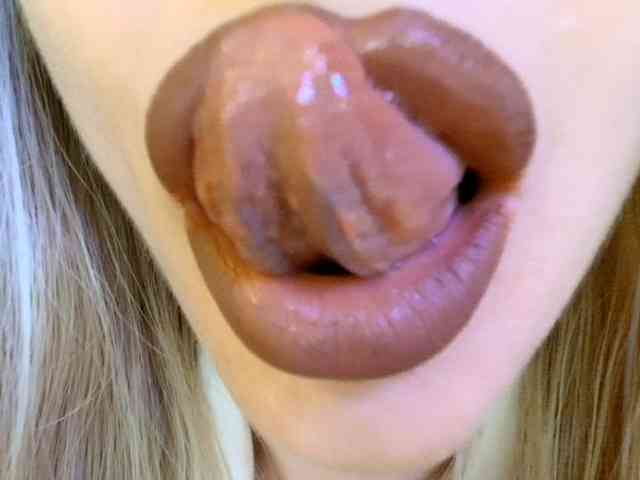 Liliiaxxx webcam