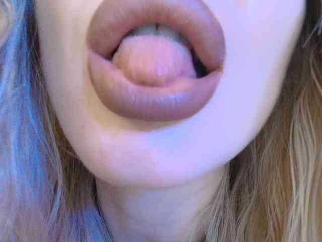 Liliiaxxx webcam