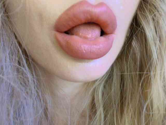 Liliiaxxx webcam