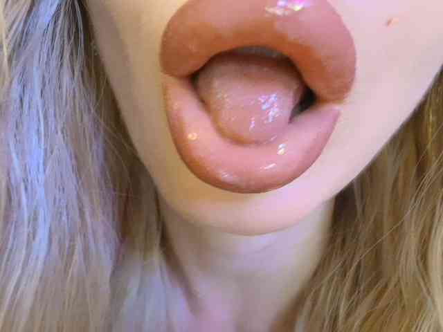Liliiaxxx webcam