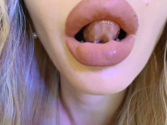 Liliiaxxx webcam