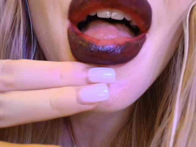 Liliiaxxx webcam