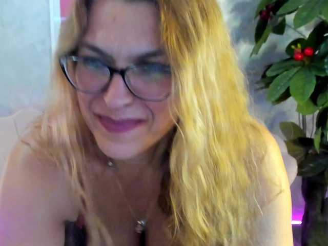 KamaFeels's BongaCams show and profile