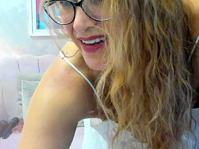 KamaFeels's BongaCams show and profile