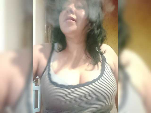 Holly-Molly69 live cam on BongaCams