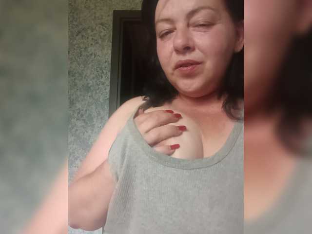 Holly-Molly69 live webcam show