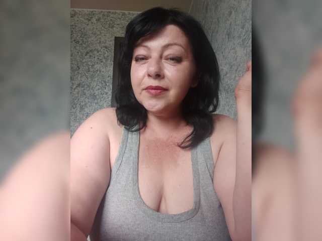 Holly-Molly69 live cam on BongaCams