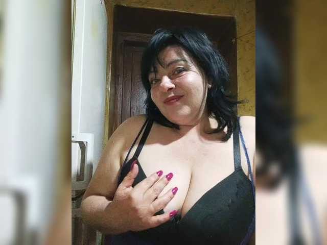 Holly-Molly69's BongaCams show and profile