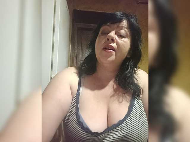 Holly-Molly69 live cam on BongaCams
