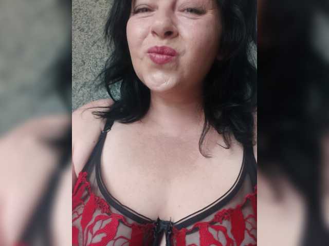 Holly-Molly69 live webcam show