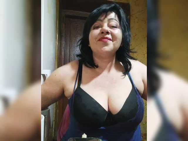 Holly-Molly69's BongaCams show and profile