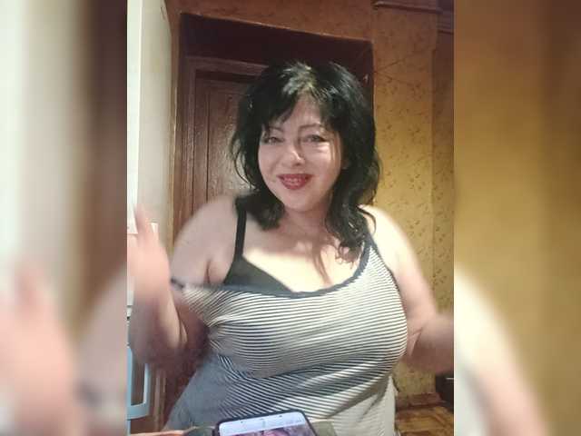 Holly-Molly69 live cam on BongaCams