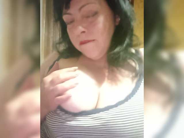 Holly-Molly69 live cam on BongaCams