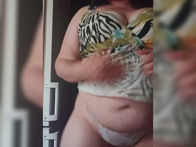 Holly-Molly69 live cam on BongaCams