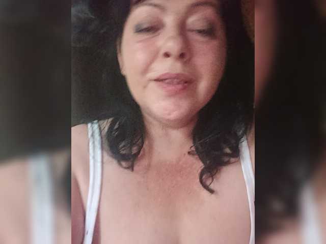 Holly-Molly69 live cam on BongaCams