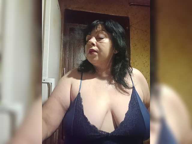 Holly-Molly69 live cam on BongaCams
