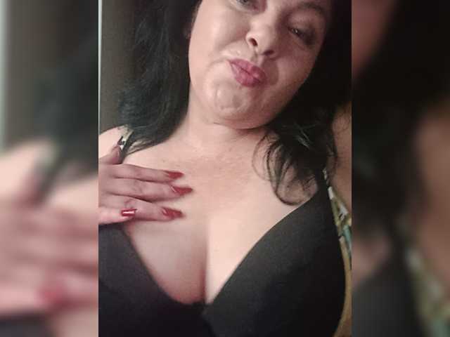 Holly-Molly69 live cam on BongaCams