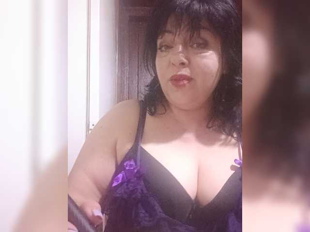 Holly-Molly69 live cam on BongaCams