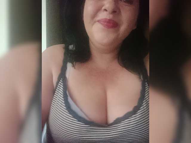 Holly-Molly69 live cam on BongaCams