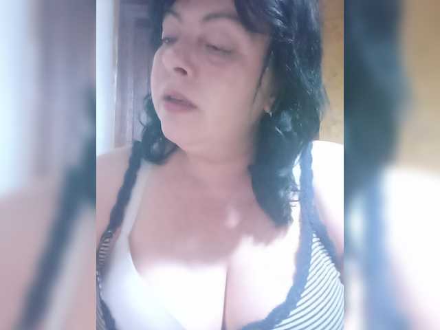 Holly-Molly69 live cam on BongaCams