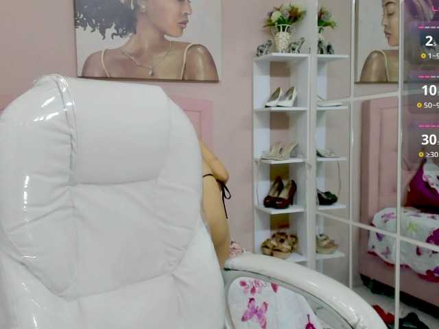 zoe-cortezz live cam on BongaCams