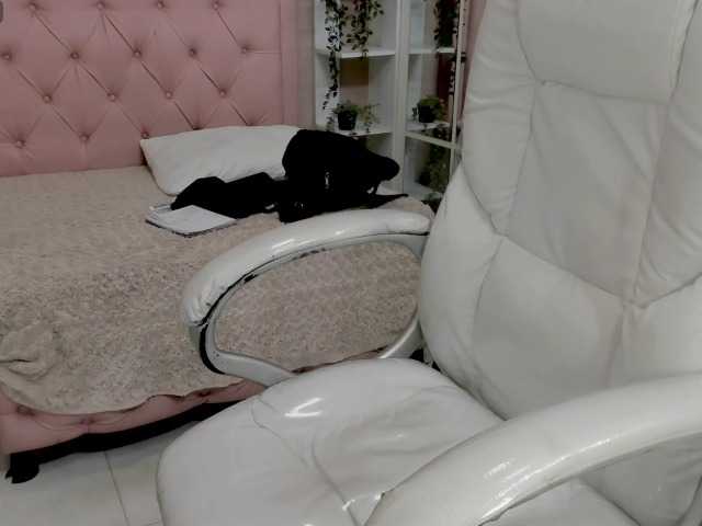 zoe-cortezz live cam on BongaCams