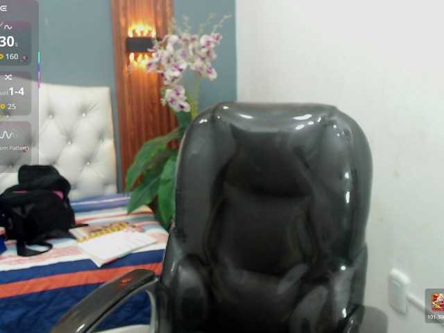 zoe-cortezz live cam on BongaCams