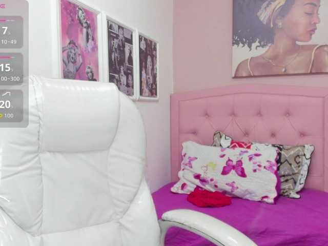 zoe-cortezz live cam on BongaCams