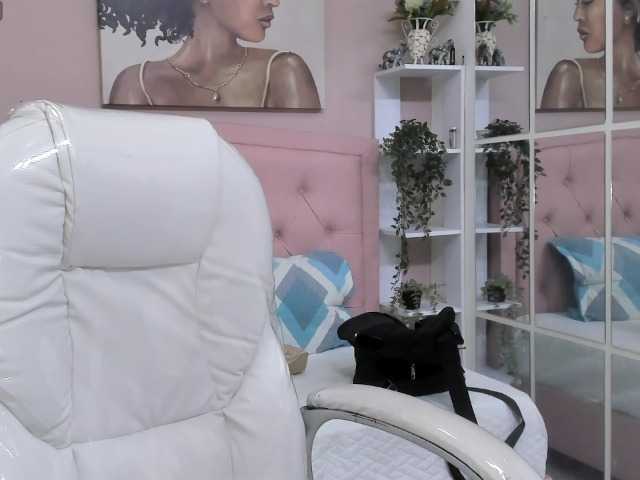 zoe-cortezz live cam preview