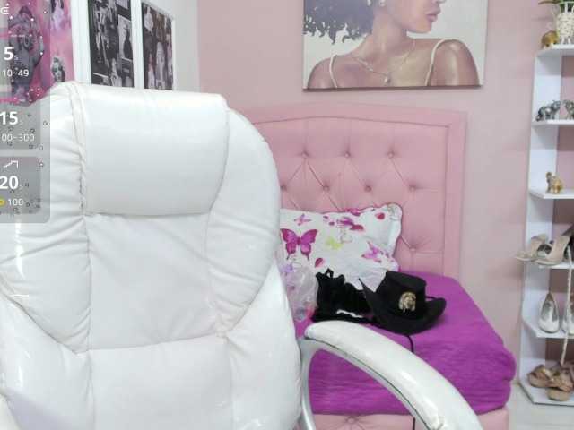 zoe-cortezz live cam on BongaCams