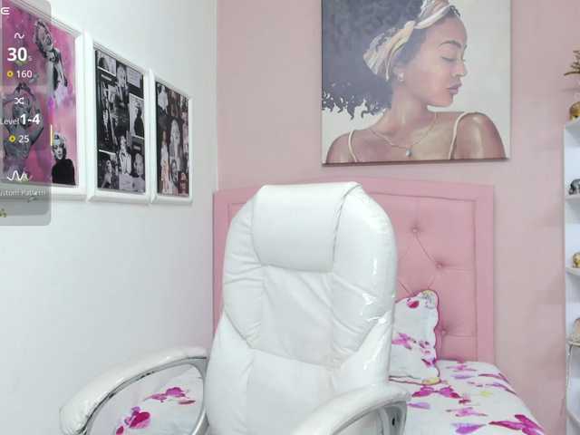 zoe-cortezz live cam on BongaCams