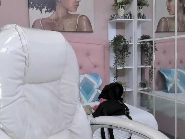 zoe-cortezz live cam preview