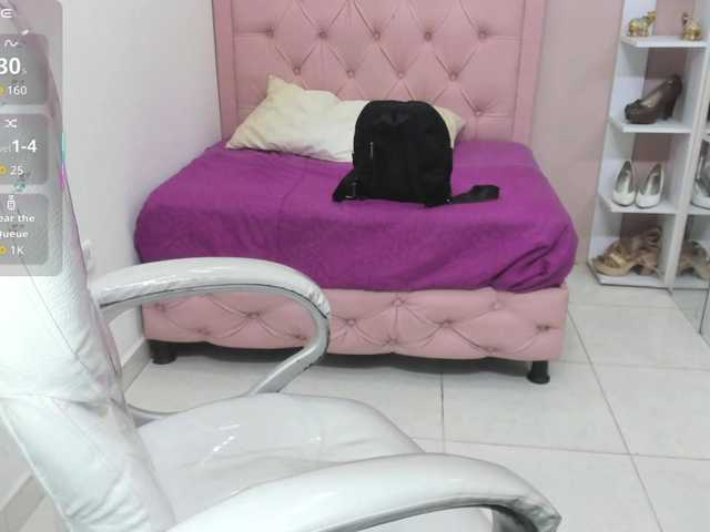 zoe-cortezz live cam on BongaCams