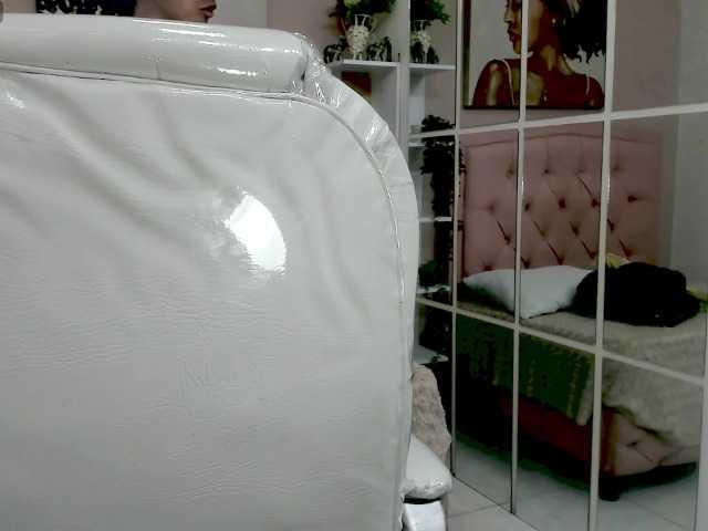 zoe-cortezz live cam on BongaCams