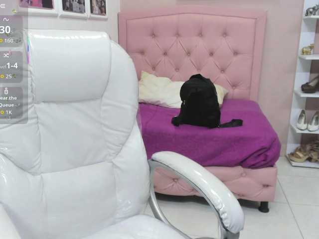 zoe-cortezz live cam on BongaCams