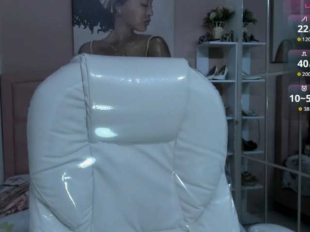 zoe-cortezz live cam on BongaCams