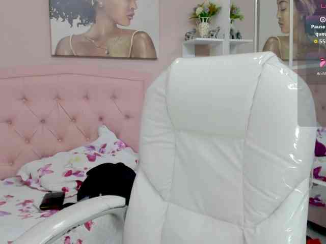 zoe-cortezz webcam