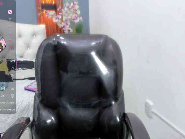 zoe-cortezz webcam