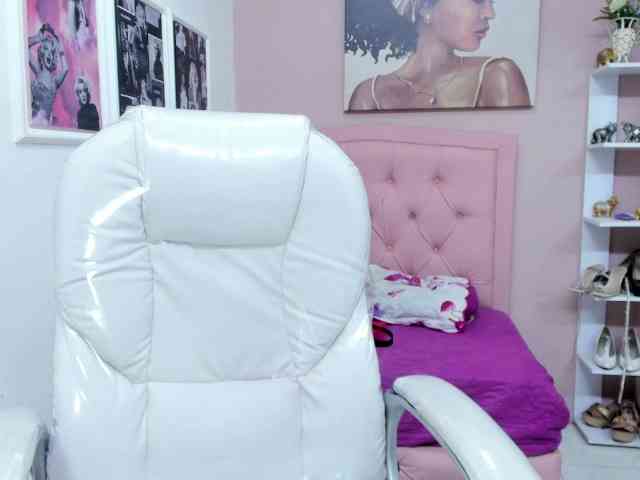 zoe-cortezz Live Webcam on BongaCams
