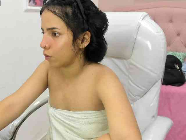 zoe-cortezz webcam