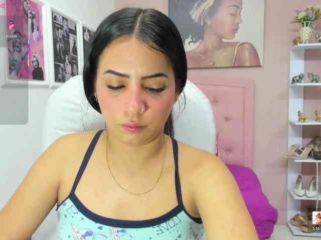 zoe-cortezz webcam