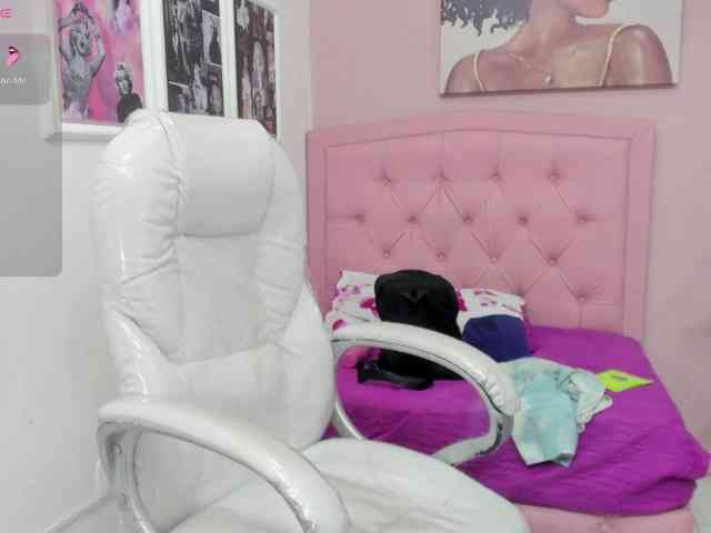 zoe-cortezz webcam