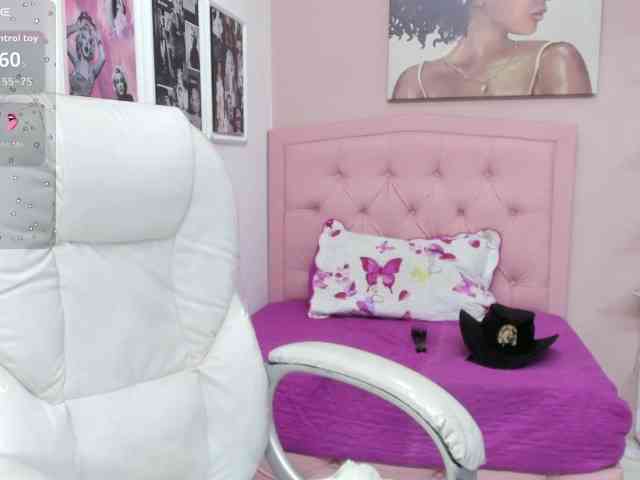 zoe-cortezz webcam