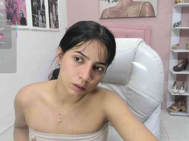 zoe-cortezz webcam