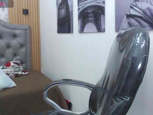 zoe-cortezz webcam