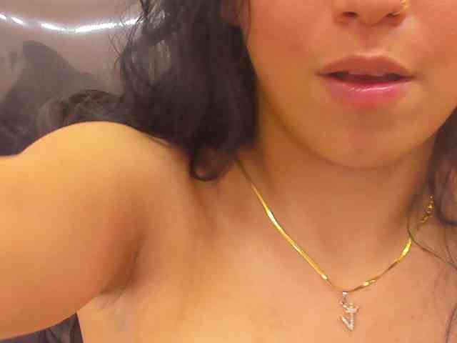 zoe-cortezz webcam