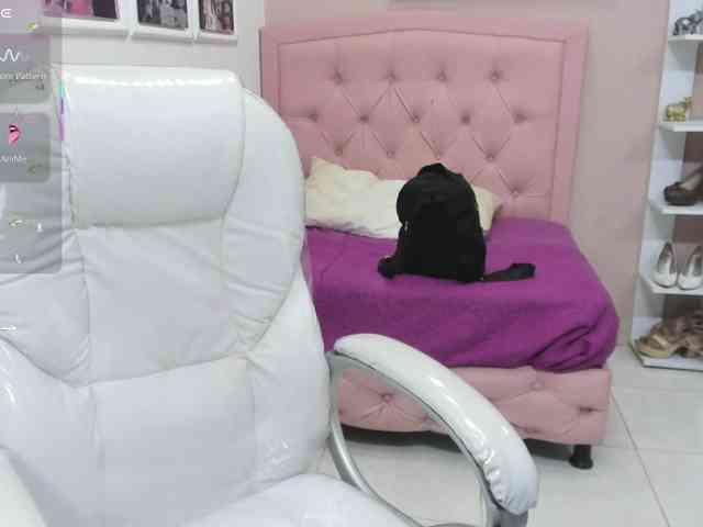 zoe-cortezz webcam