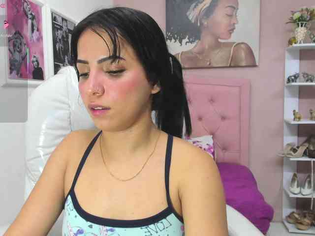 zoe-cortezz webcam